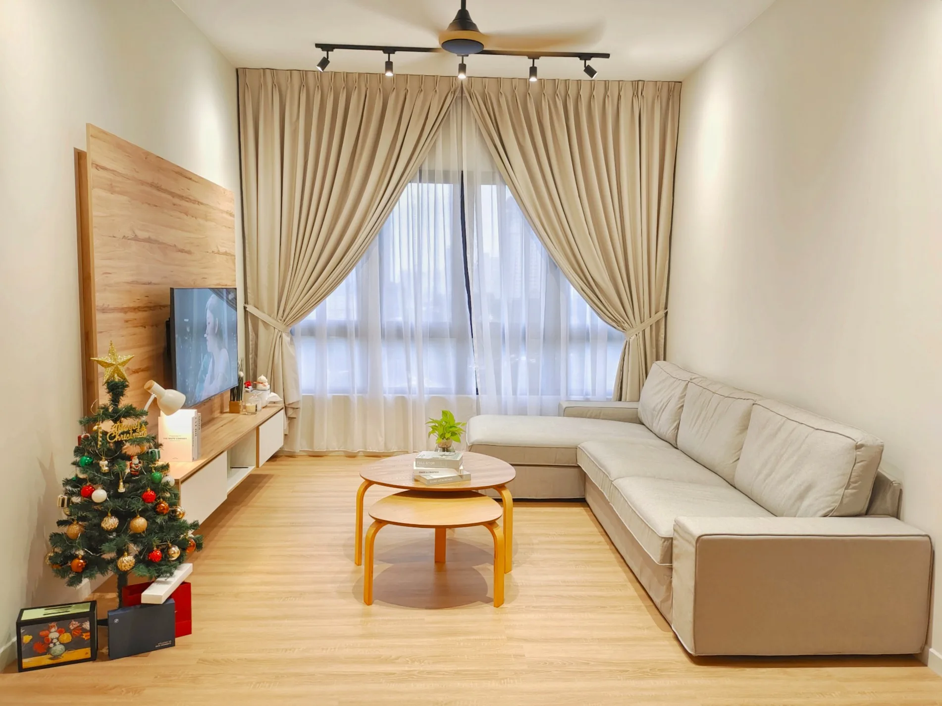 gallery grid image